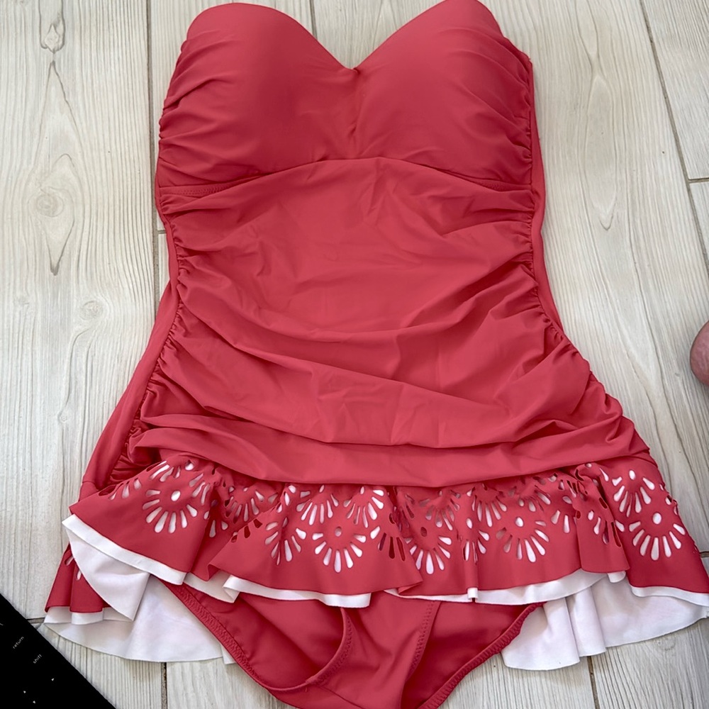 One piece swim suit